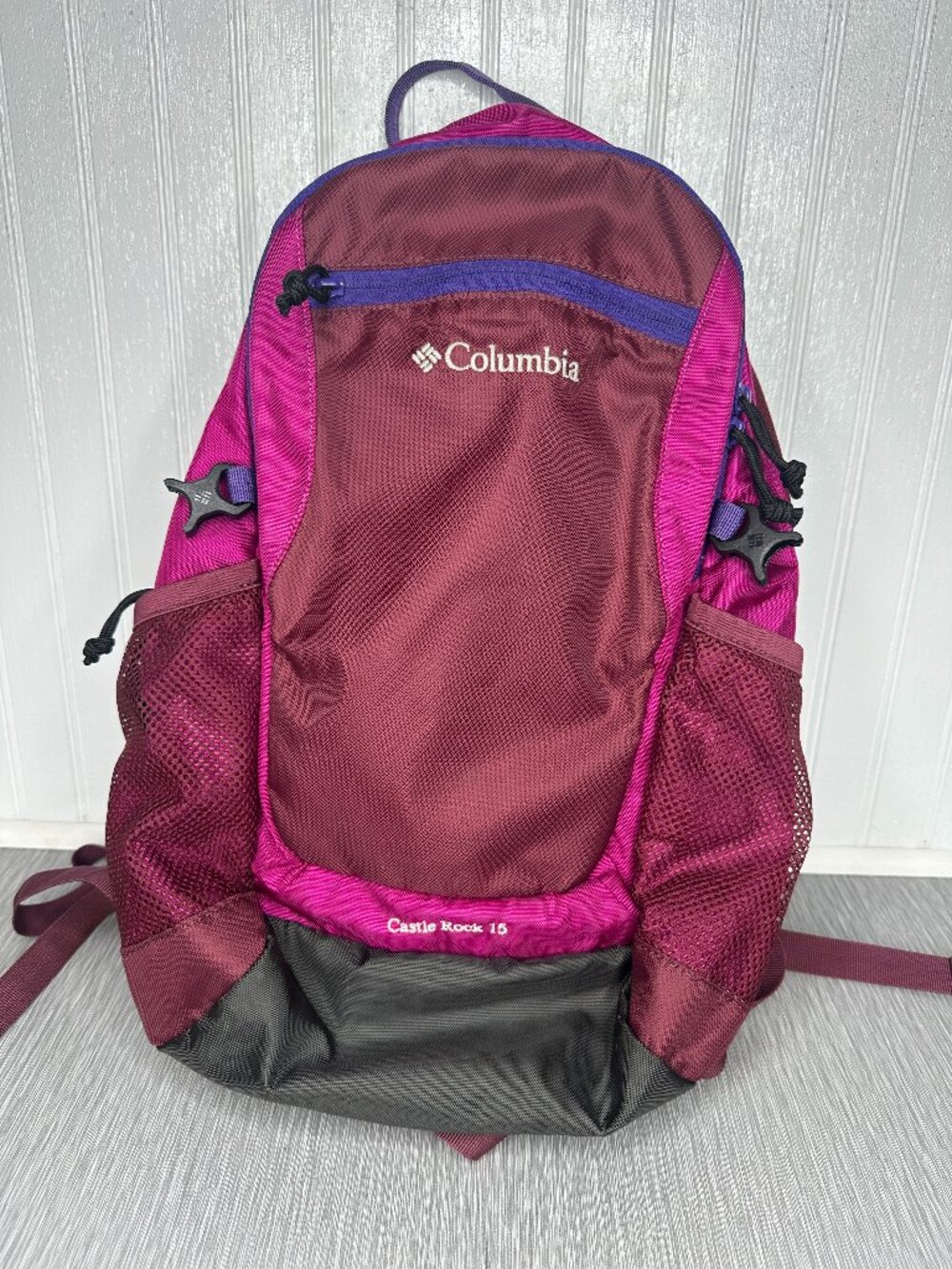 Columbia Castle Rock 15 Backpack Daypack Hiking Outdoor Pink Purple Burgundy